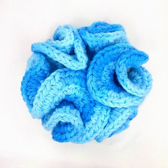 Bright Blue Floral Crochet Brooch Handmade Swirl Ombre Outerwear Colorful Pin - Picture 9 of 10